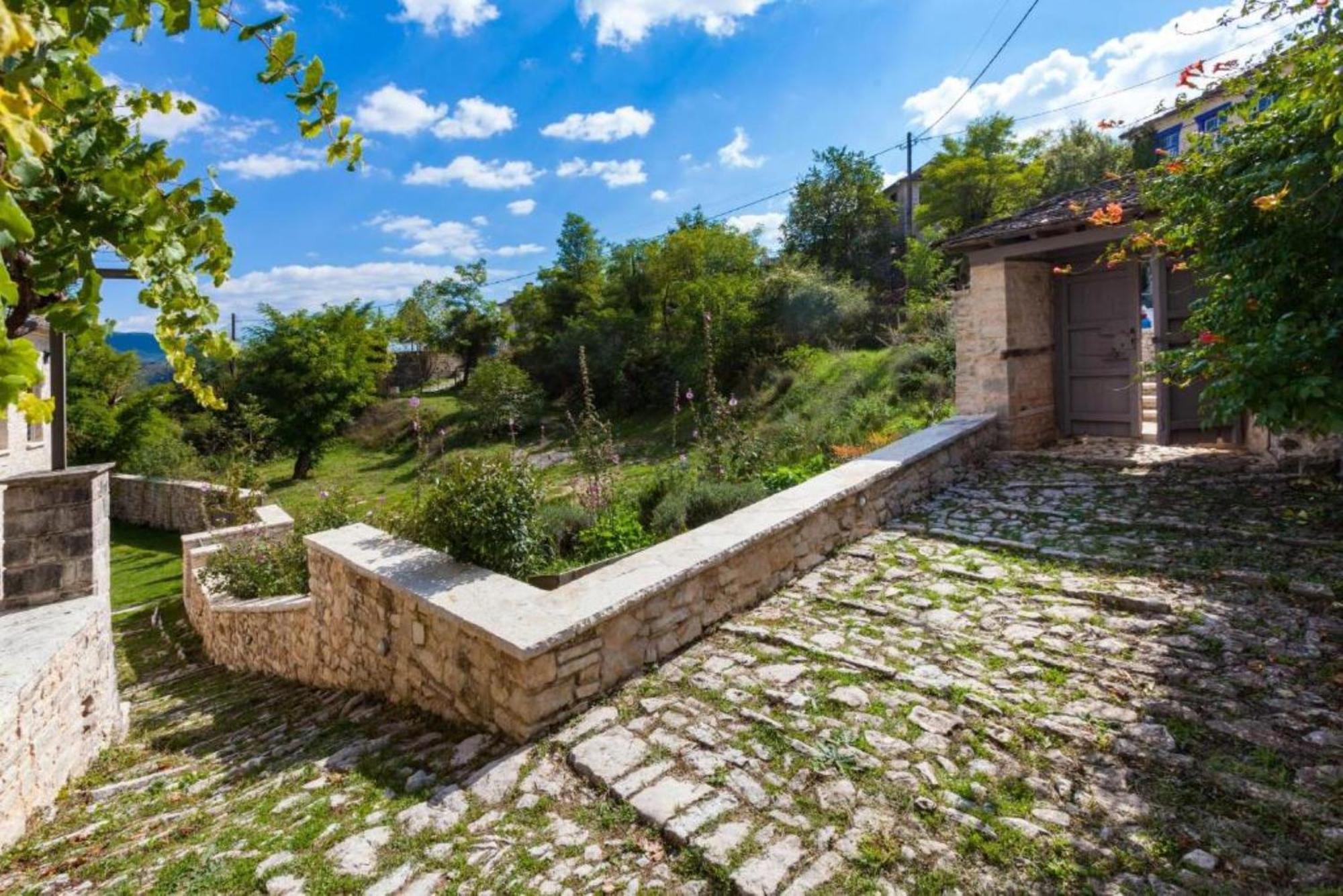 "Apeiros Chora" Hotel, Zagori Kato Pedina エクステリア 写真